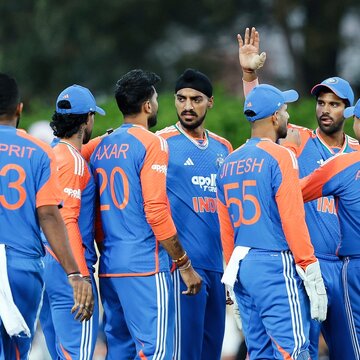 India crushes Australia by 48 runs, take 2-1 lead in T20I series