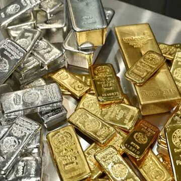 Gold climbs, silver slips in Wednesday trade in Kolkata after early February dip