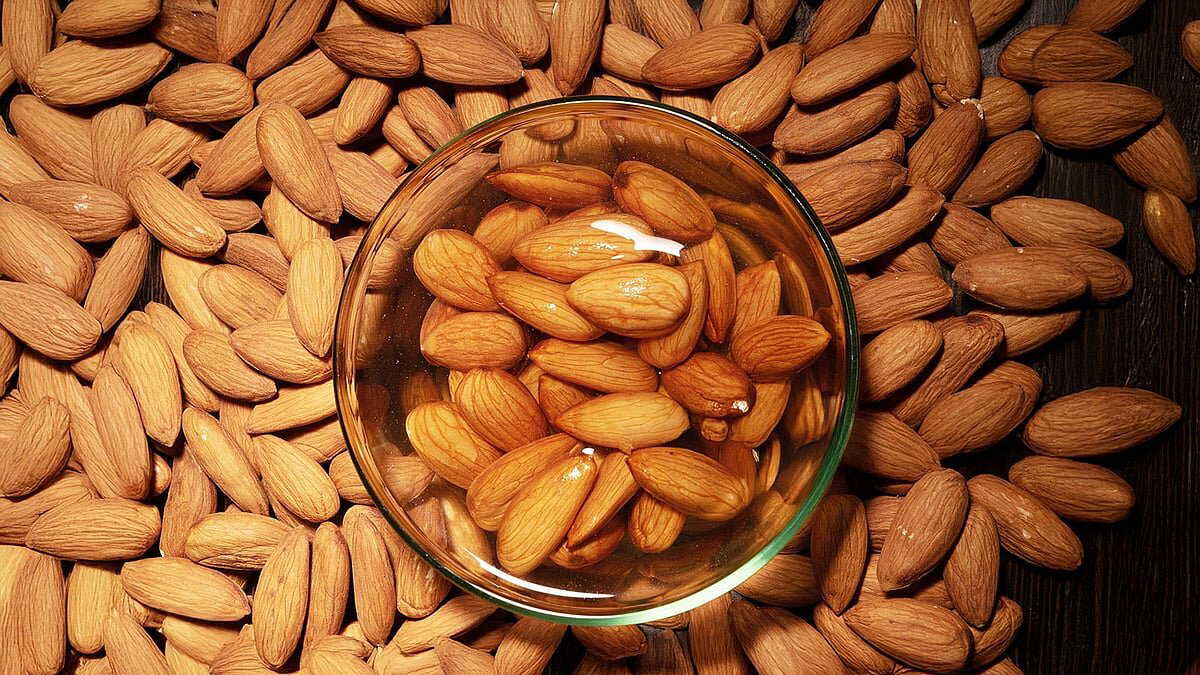 Dry-vs-soaked almonds: Which offers more health benefits?