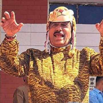 'Leopard' in the Assembly! MLA's novel attire in protest of 55 deaths
