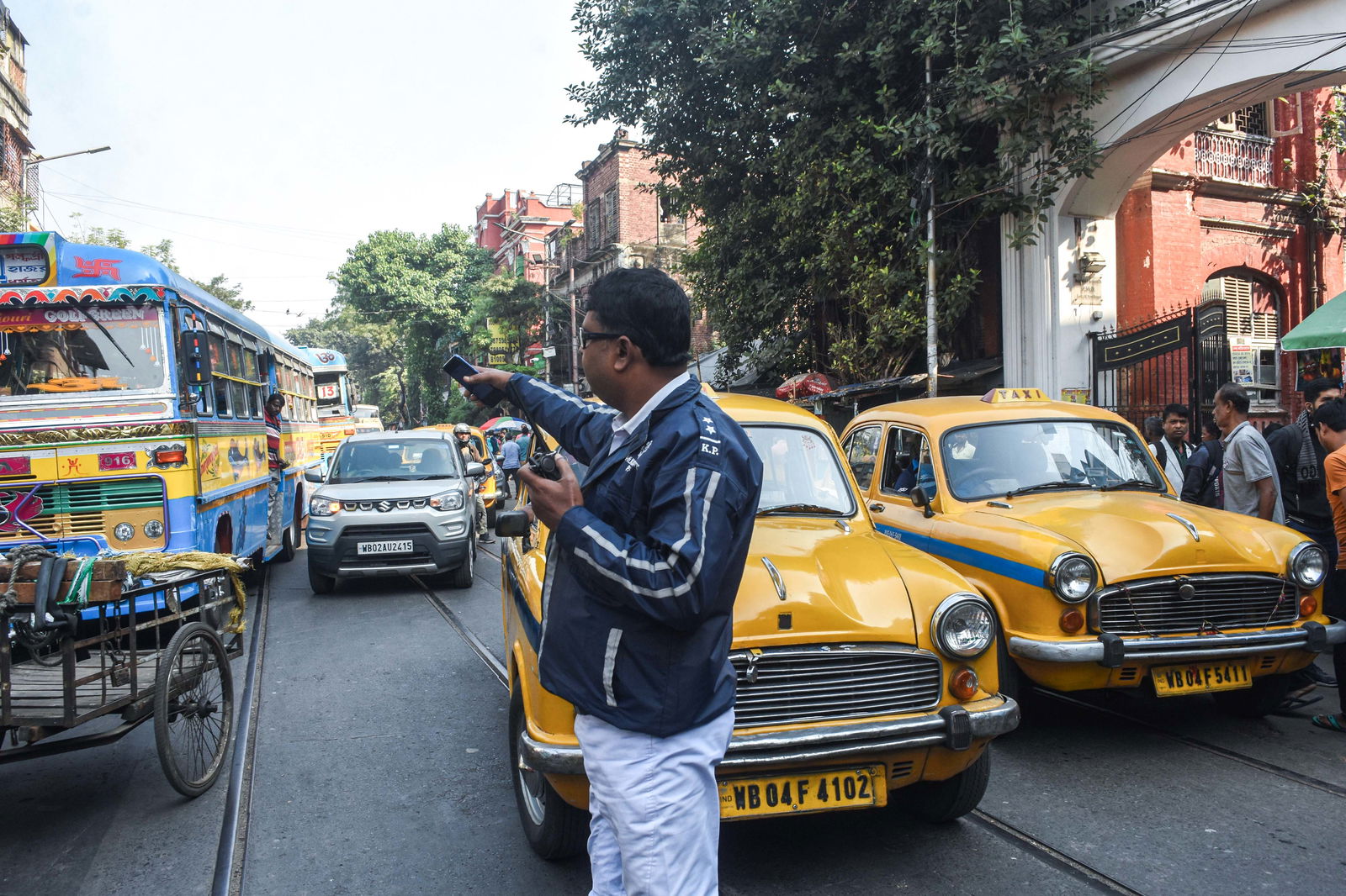 Traffic advisory: Protest at Harish Mukherjee Road, South Kolkata on Oct 13