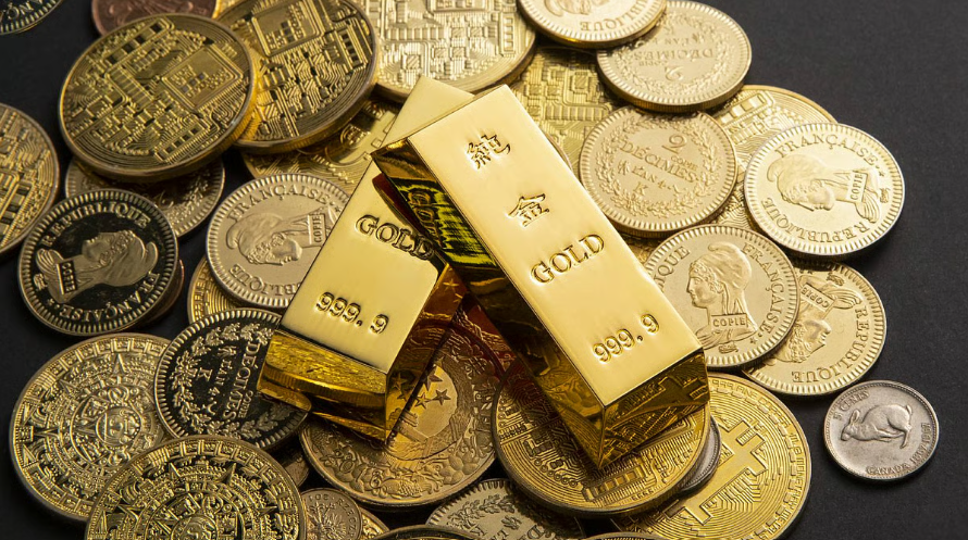 Gold surges to record high amid global uncertainty and festive demand