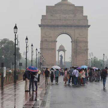 Why is Bill Gates being blamed for North India's 'mini monsoon' in March?