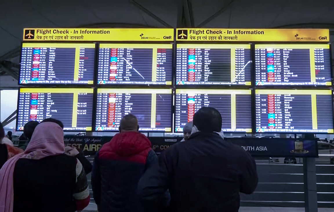 Dense fog disrupts Delhi flights: 128 flights cancelled, several delayed at IGI airport