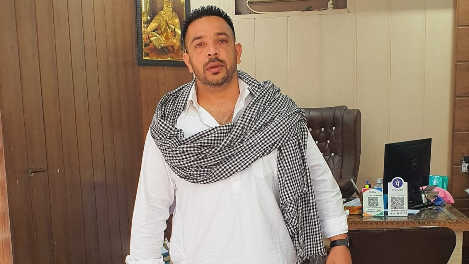 Punjab AAP leader Lucky Oberoi shot dead in his car by bike-borne assailants