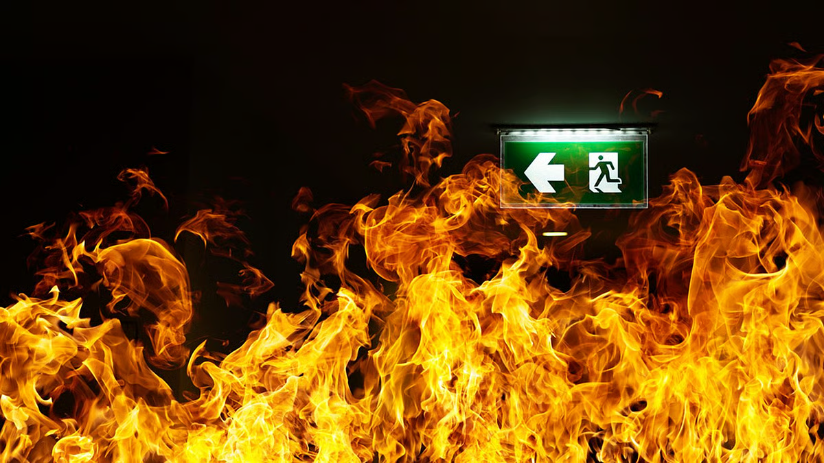 Fire in Mumbai’s Colaba Kufe Parade Chowle leaves 1 dead, 3 injured