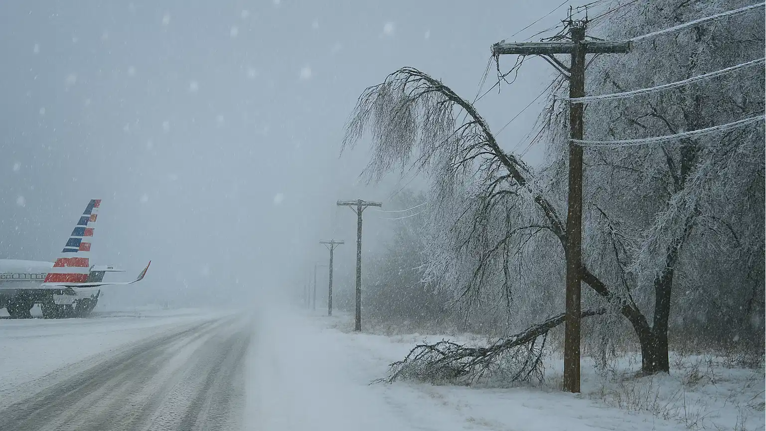 'Historic' winter storm paralyses US: Over 11,000 flights cancelled, thousands left in dark