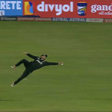 IND vs NZ ODI: Virat Kohli’s reaction to 'flying Kiwi' is pure gold | Watch