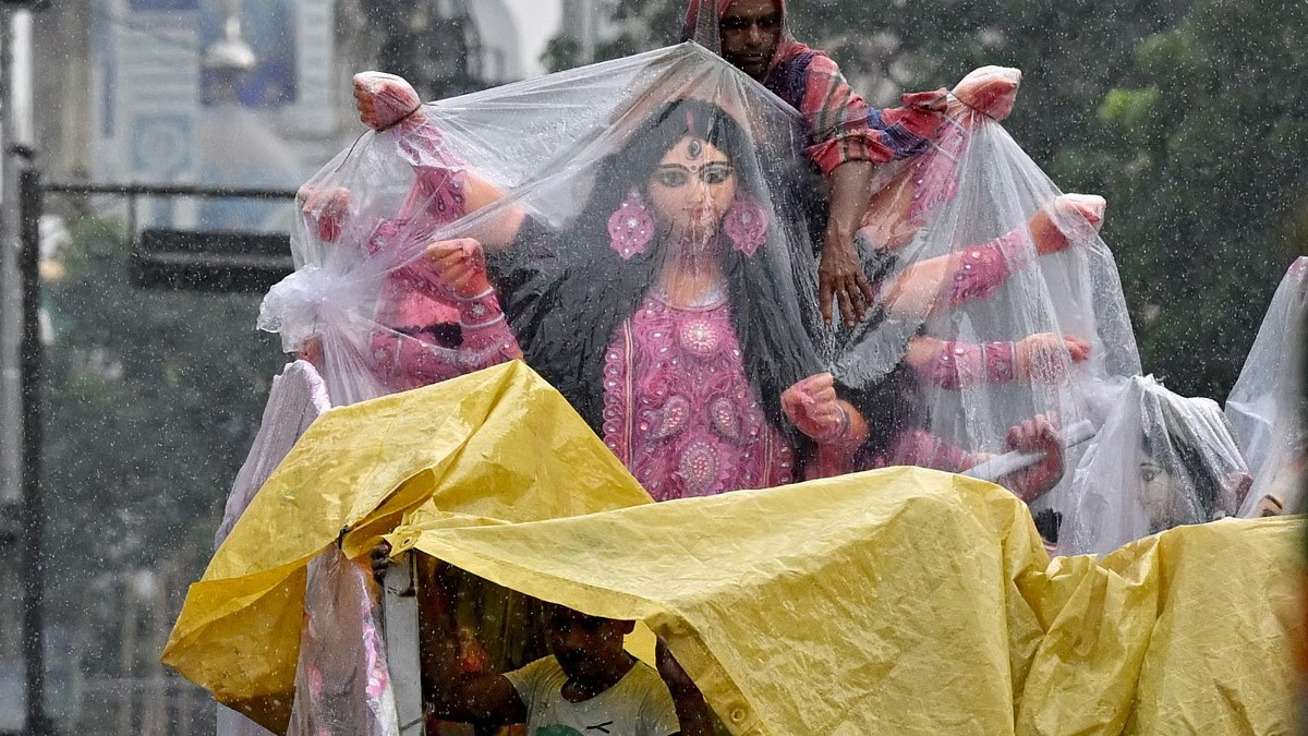Kolkata submerged in pre-puja downpour as pandals, and preparations take a hit