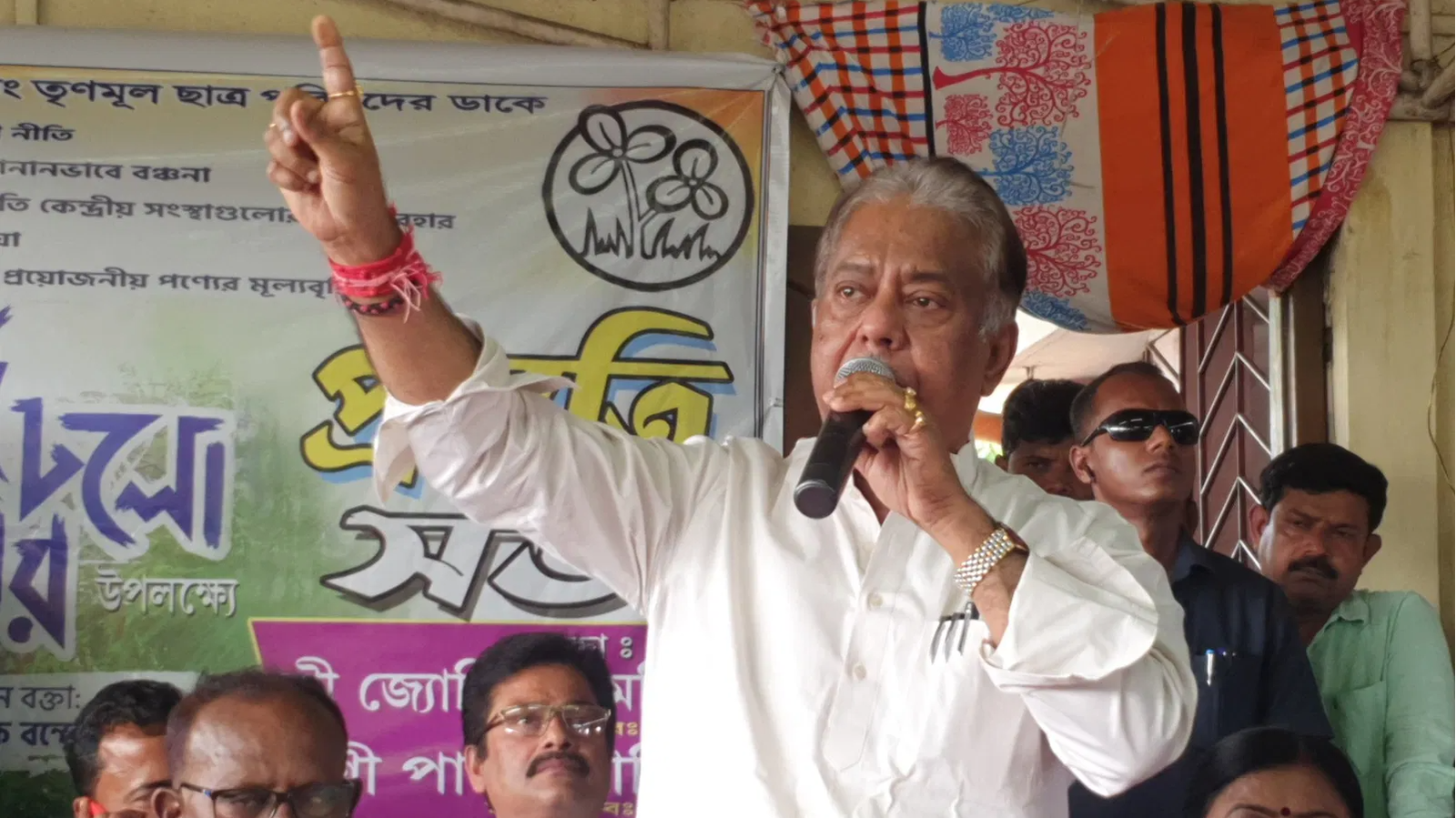 TMC MLA Jyotipriyo Mallick attacked at home by Habra man, police probe motive