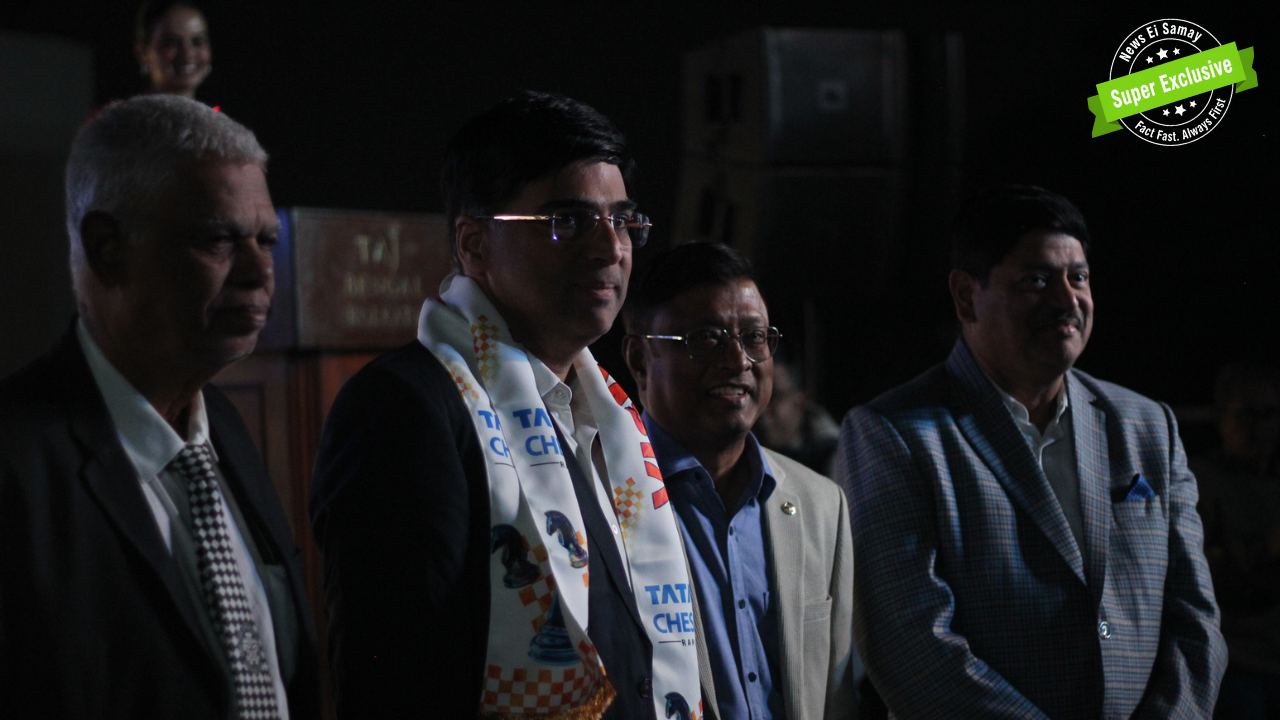 Dibyendu Barua welcomes the young generation of chess enthusiasts at The Tata Steel Chess India Rapid and Blitz Open Tournament