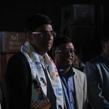 Dibyendu Barua welcomes the young generation of chess enthusiasts at The Tata Steel Chess India Rapid and Blitz Open Tournament