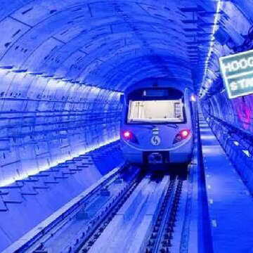 Kolkata Green Line Metro snag: Howrah-bound train halts near Mahakaran, services disrupted for 45 minutes