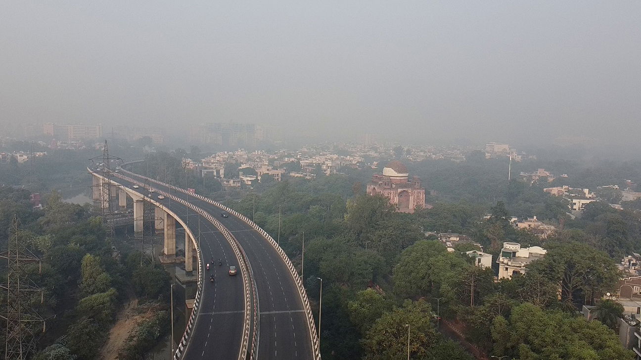 Delhi chokes again on ‘very poor’ air: What are the new vehicle rules and staggered timings? A detailed guide