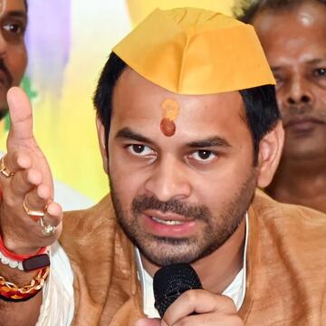 Former Bihar Minister Tej Pratap Yadav says brother Tejashwi yet to ‘escape father’s shadow’