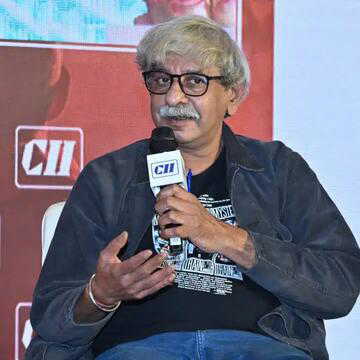 'The silliest thing', Sriram Raghavan compares 'Dhurandhar' with his 'Agent Vinod'