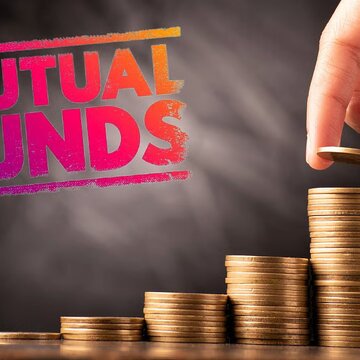 Sensex & Nifty50 down 6% in a year, but these 5 mutual funds still outperformed