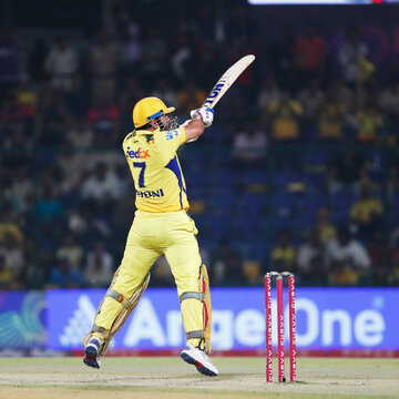 Dhoni ditches iconic No. 7? Viral video sparks IPL 2026 frenzy