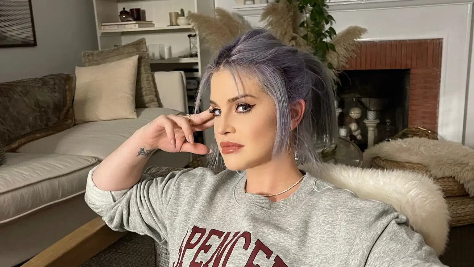 ‘My dad just died’, Kelly Osbourne slams back at body-shaming trolls after her father’s death