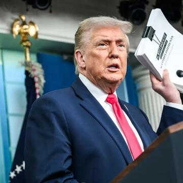 ‘They were going nuclear’, Donald Trump revives India-Pakistan truce claim in White House speech | WATCH