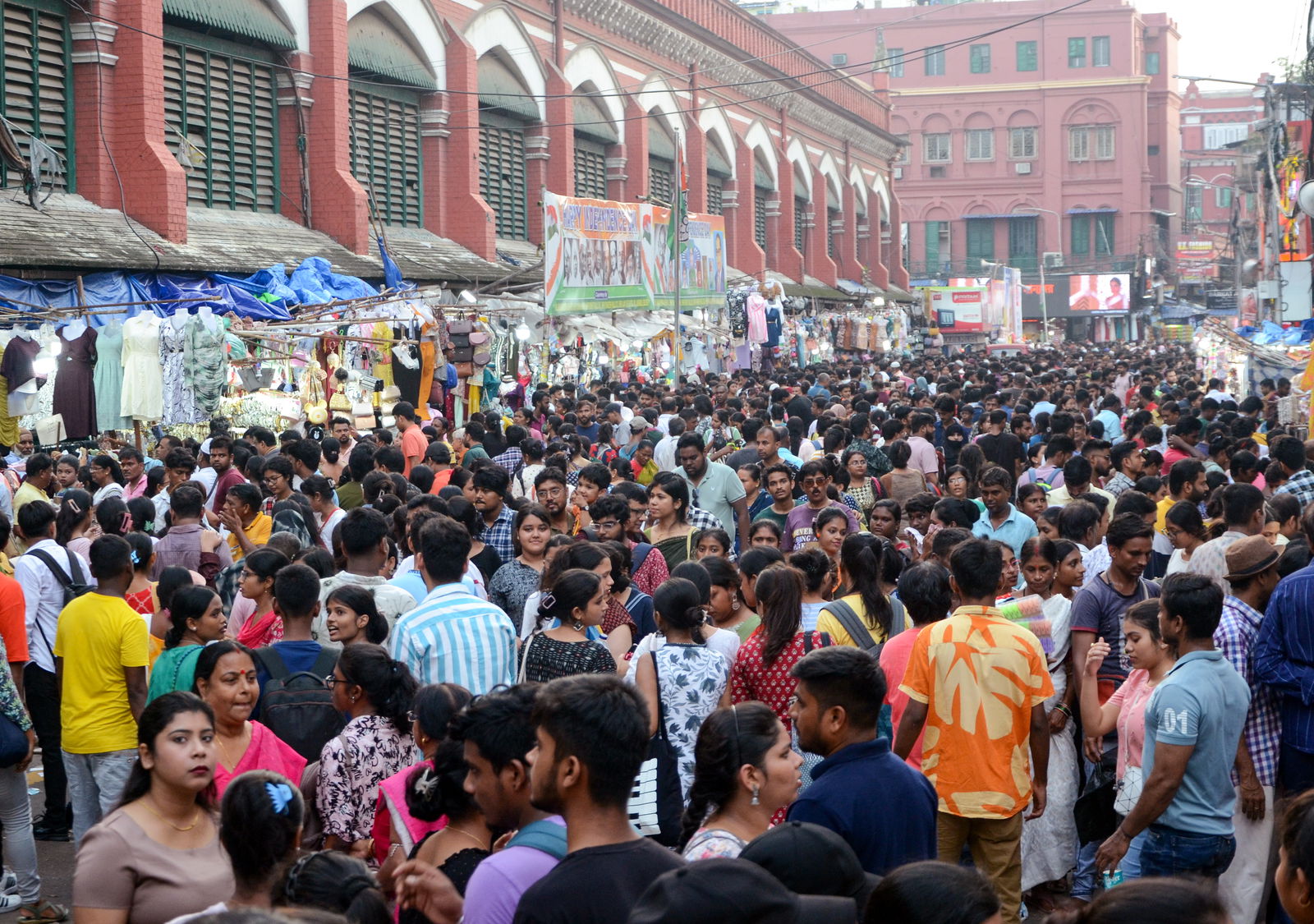 KMC to launch post-Chhath drive against illegal hawkers in Kolkata’s New Market