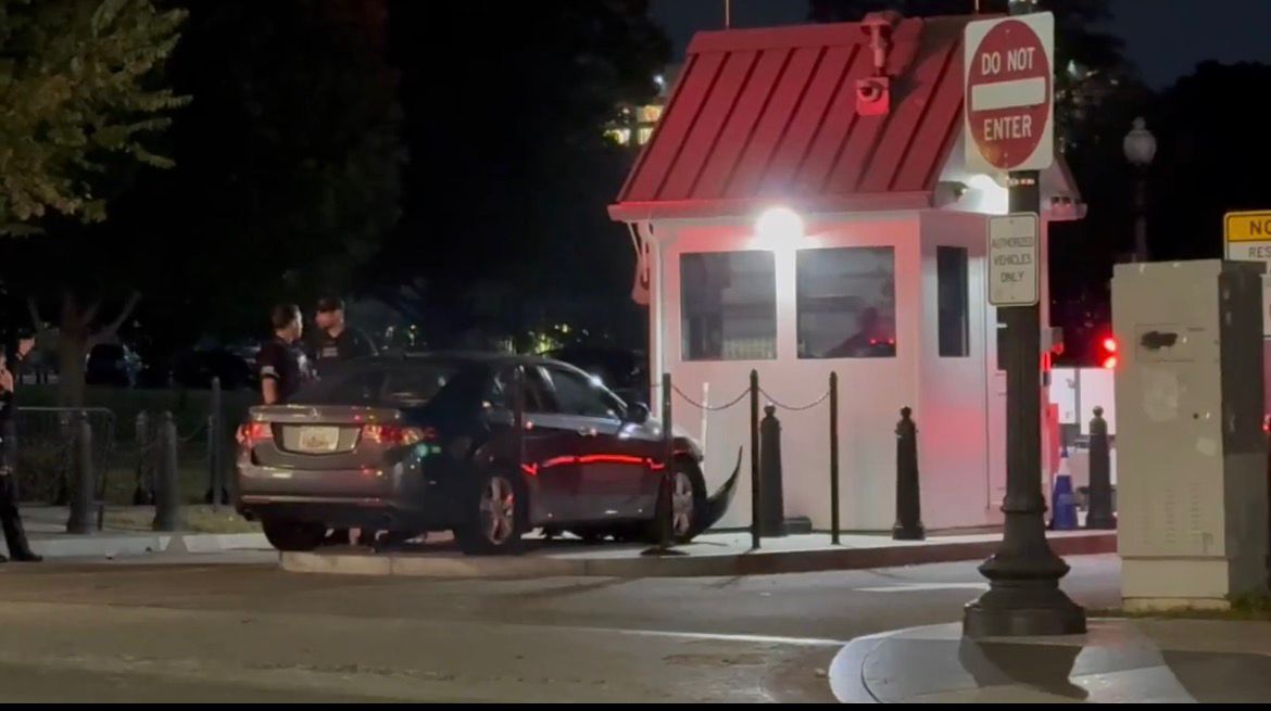 White House security breach? Driver arrested after gate crash