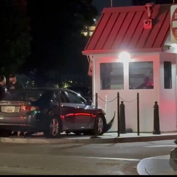 White House security breach? Driver arrested after gate crash