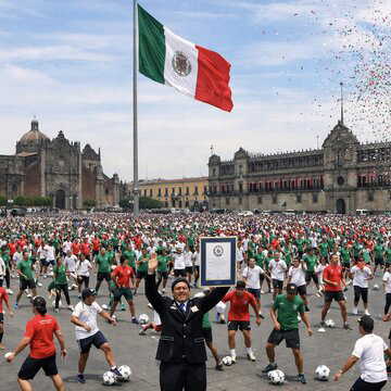 Mexico sets Guinness World Record with largest football class ahead of 2026 World Cup