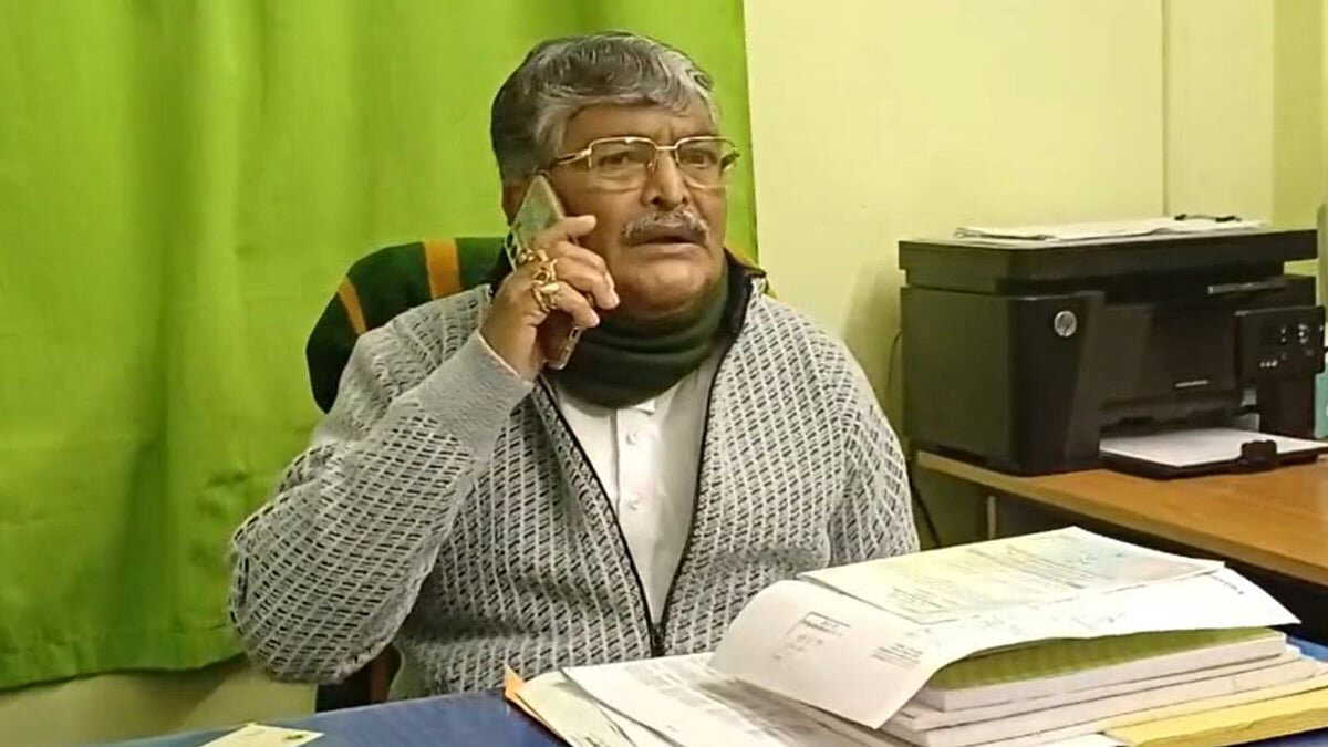 Asit Majumdar stops SIR hearing at Chinsurah block, demands BLA-2 access