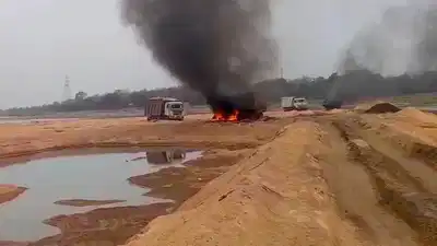 Cyclist injured in dumper hit-and-run, dumpers torched amid protests in Raniganj