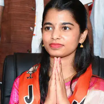 'Not completely satisfied with answer’: BJP MLA Maithili Thakur grills Health minister over crumbling hospital conditions