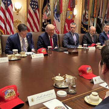 Trump uses cabinet meeting to warn Iran, boost Ebola screening and tout fraud crackdowns