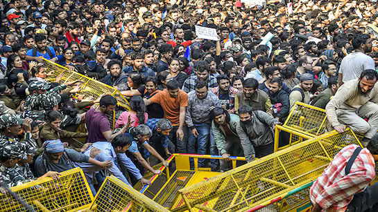 JNU erupts after ‘Long March’ attempt: 14 arrested, campus lockdown called amid violent clashes