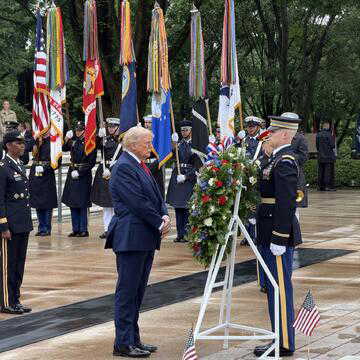 Trump honors fallen troops at Arlington during Memorial Day ceremony