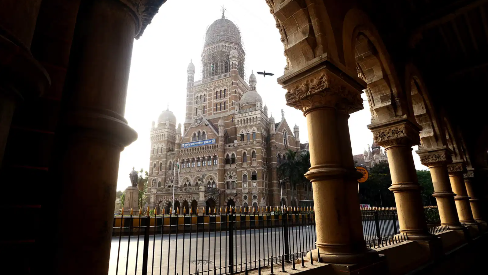 BJP-led Mahayuti crosses 100 seats in BMC as counting continues
