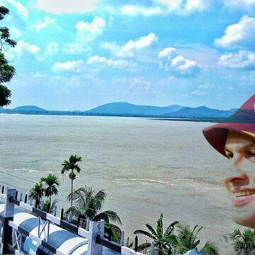 Zubin Garg fan jumps into Brahmaputra screaming 'Joy Zubin da...'