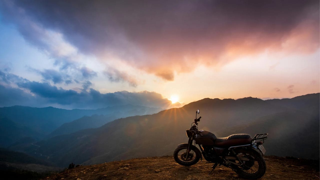 Top 10 scenic routes in India every biker should go for at least once