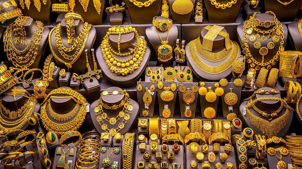 Gold prices fall by Rs 1,600 in Kolkata, what is the rate of silver?