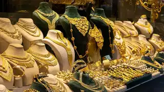 Gold prices drop, silver surges in Kolkata amid market fluctuations