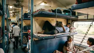 Can you keep the middle berth open during daytime? Railway rules explained