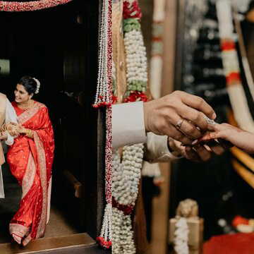 Samantha Ruth Prabhu and Raj Nidimoru start their second innings of life, tying knot at Isha Foundation