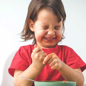 How to nurture healthy food habits in children without force? Here’s the full guide