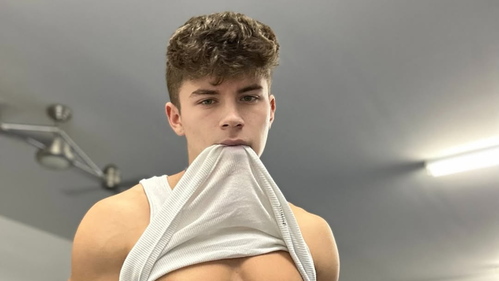 THIS OnlyFans Star eyes to break Bonnie Blue’s 1,000-Men Challenge