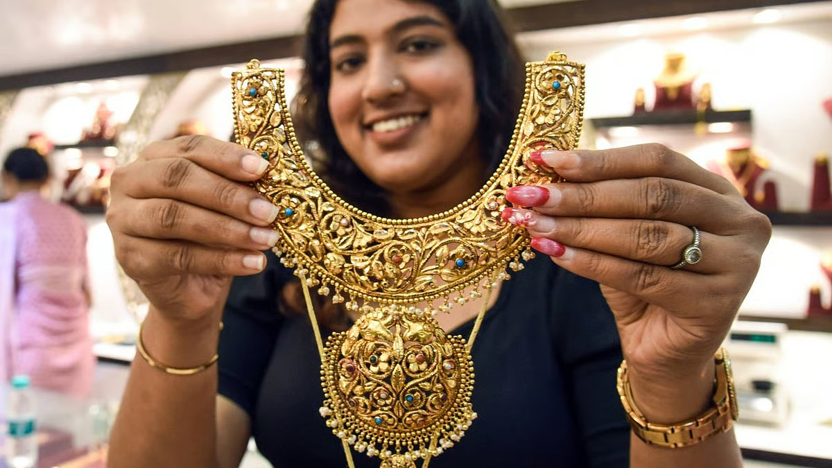 Relief for buyers as gold and silver prices dip amid Bihar Election result buzz