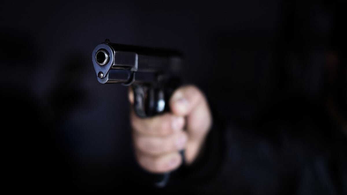 Woman gold trader robbed at gunpoint outside home in North Dinajpur