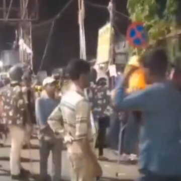 Hundreds of hawkers evicted from Howrah and Sealdah station areas
