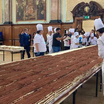 London sets Guinness World Record with 440-metre tiramisu—here's how