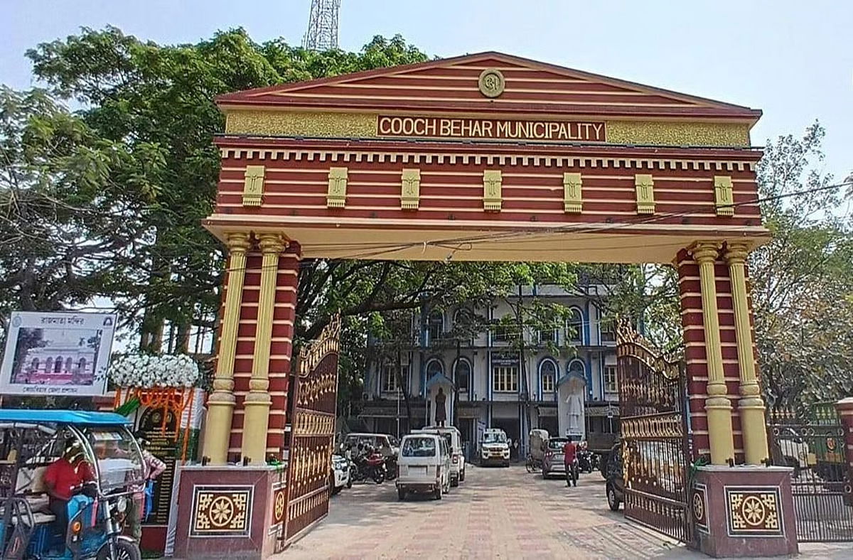 Maharaja Jagaddipendra Narayan's statue installation in Coochbehar, West Bengal faces fresh complication