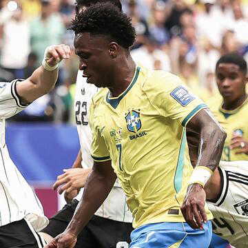 Gabriel Martinelli's stoppage-time strike sends Brazil past Japan into FIFA World Cup last 16