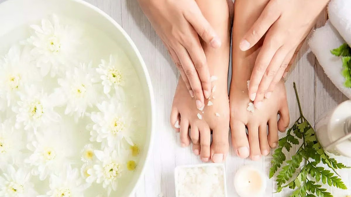 Cracked heels in winter? Follow these easy foot-care tips at home
